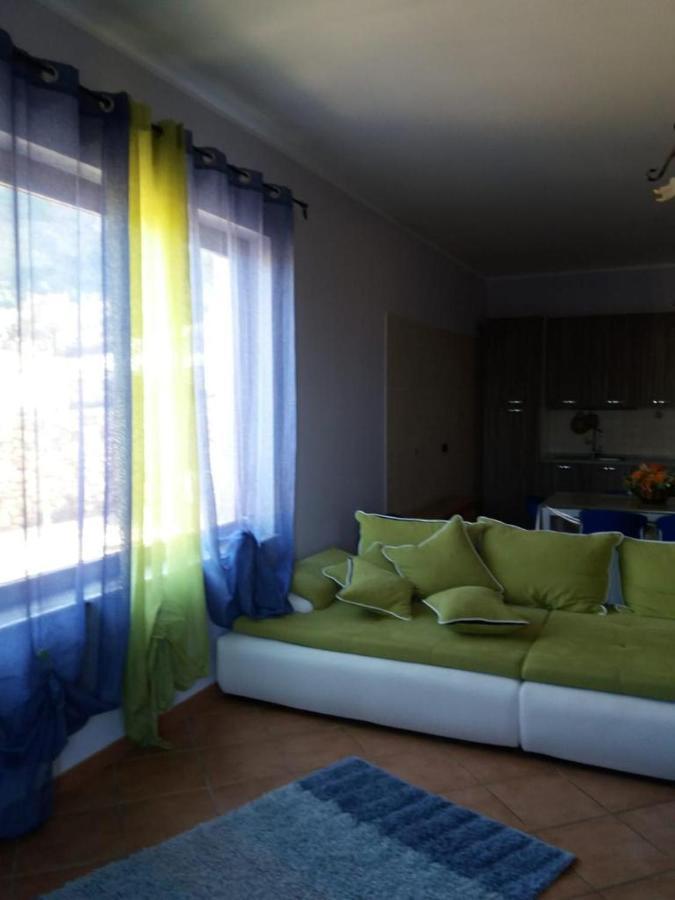 Appartamento In Villa Splendente 카스텔라마레델골포 외부 사진