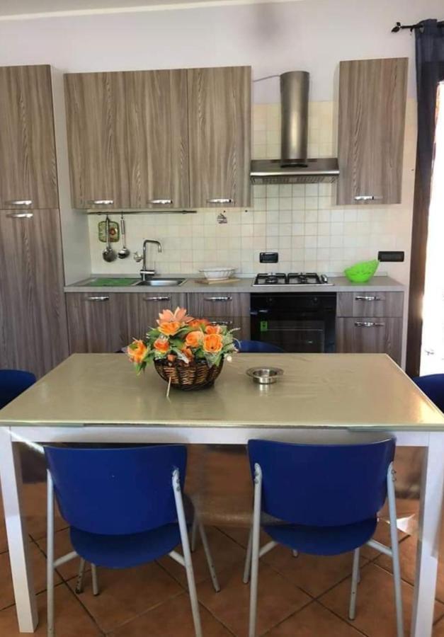 Appartamento In Villa Splendente 카스텔라마레델골포 외부 사진