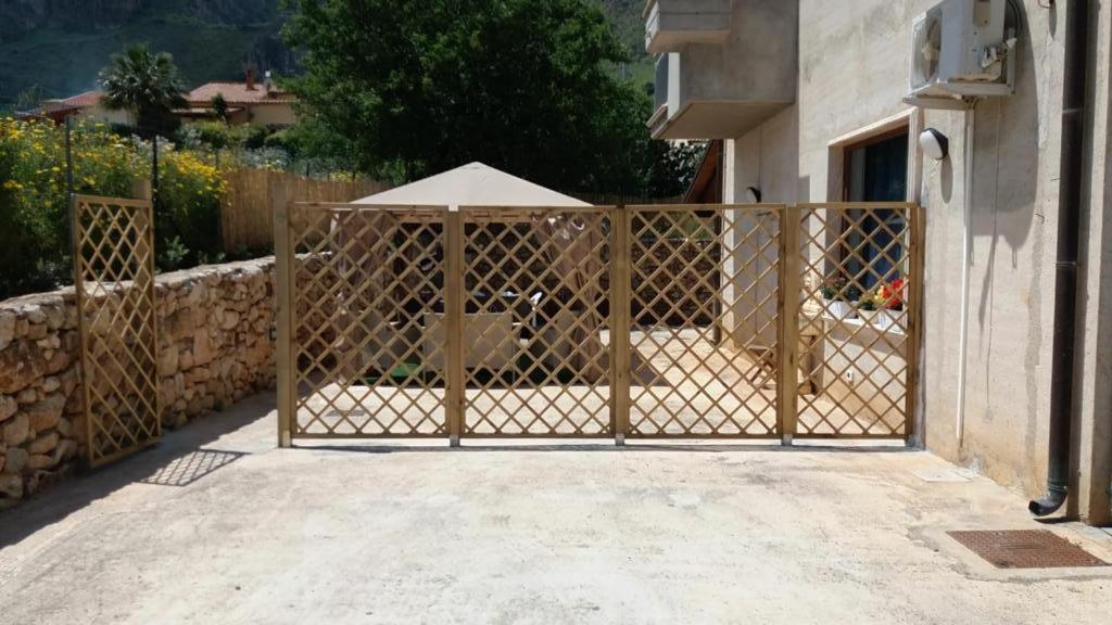 Appartamento In Villa Splendente 카스텔라마레델골포 외부 사진